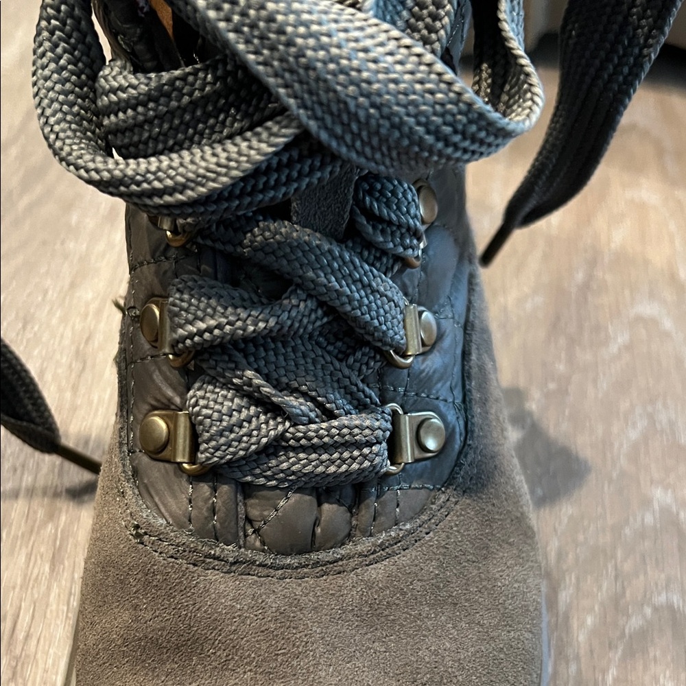 Women’s Gray/Brown Boots - Picture 11 of 11